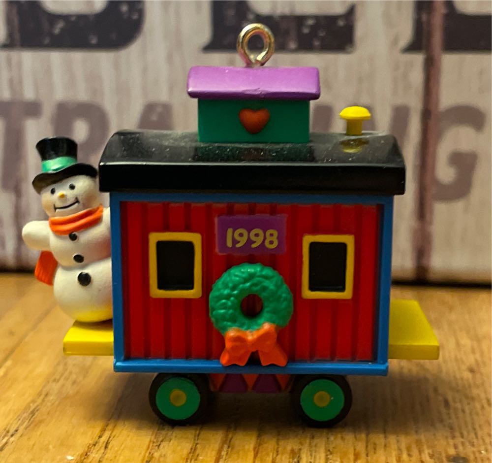 Carlton Heirloom  | 137 |  On Track For Christmas  |  02  (Trains) ornament collectible [Barcode 018100127077] - Main Image 3