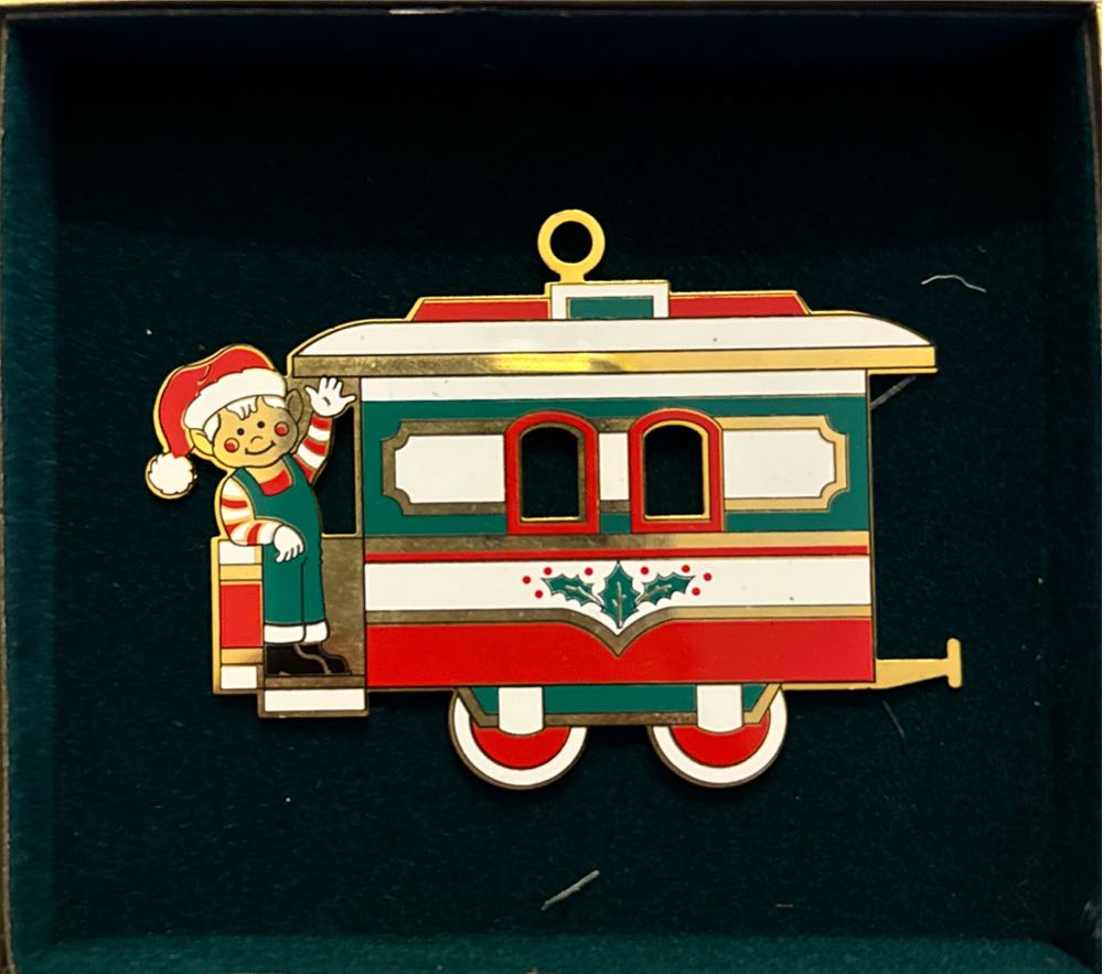 Star Wars: Hallmark R2-D2 Mystery Ornament