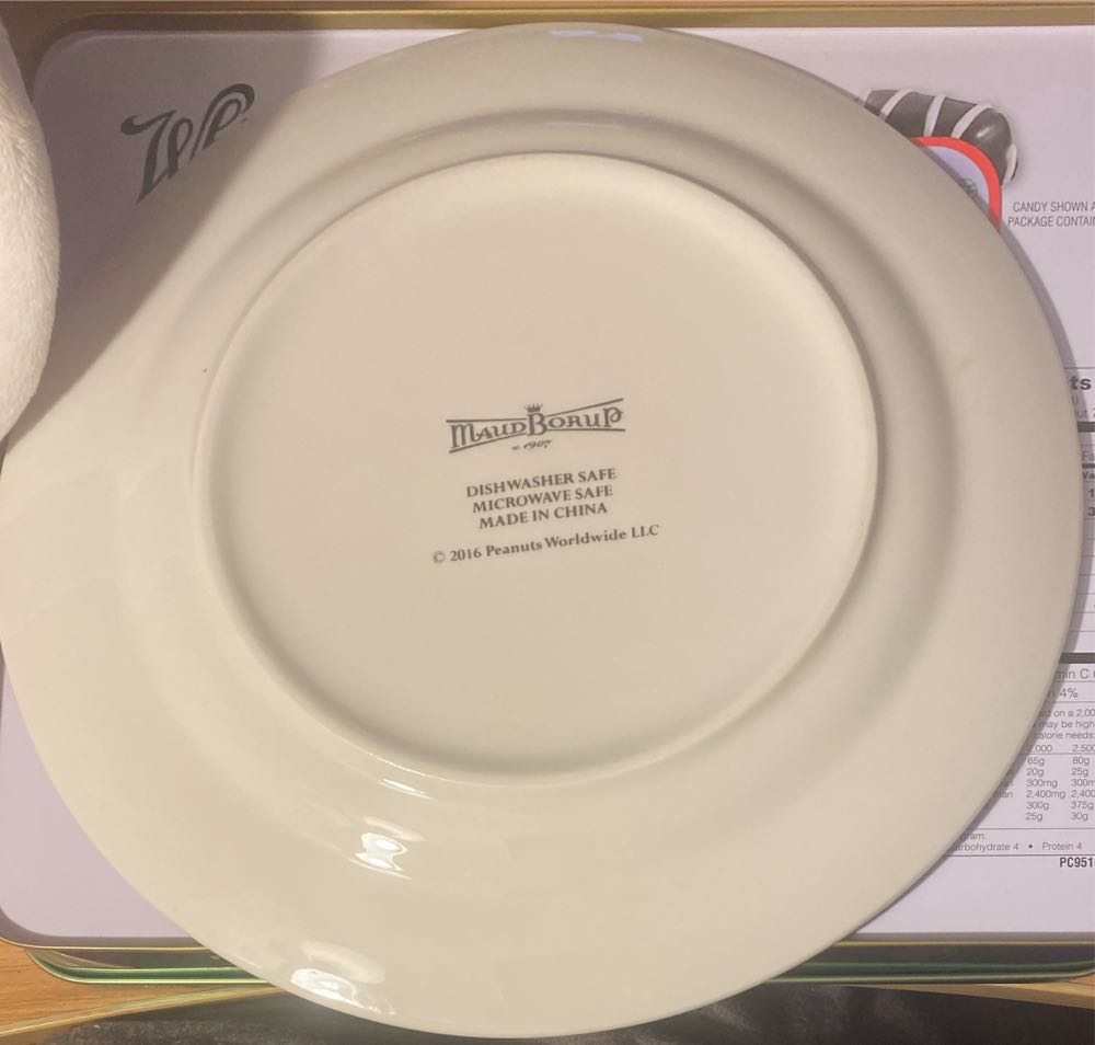 Maud Borup Peanuts Decorative Plate - Peanuts Gang (Peanuts) ornament collectible - Main Image 2