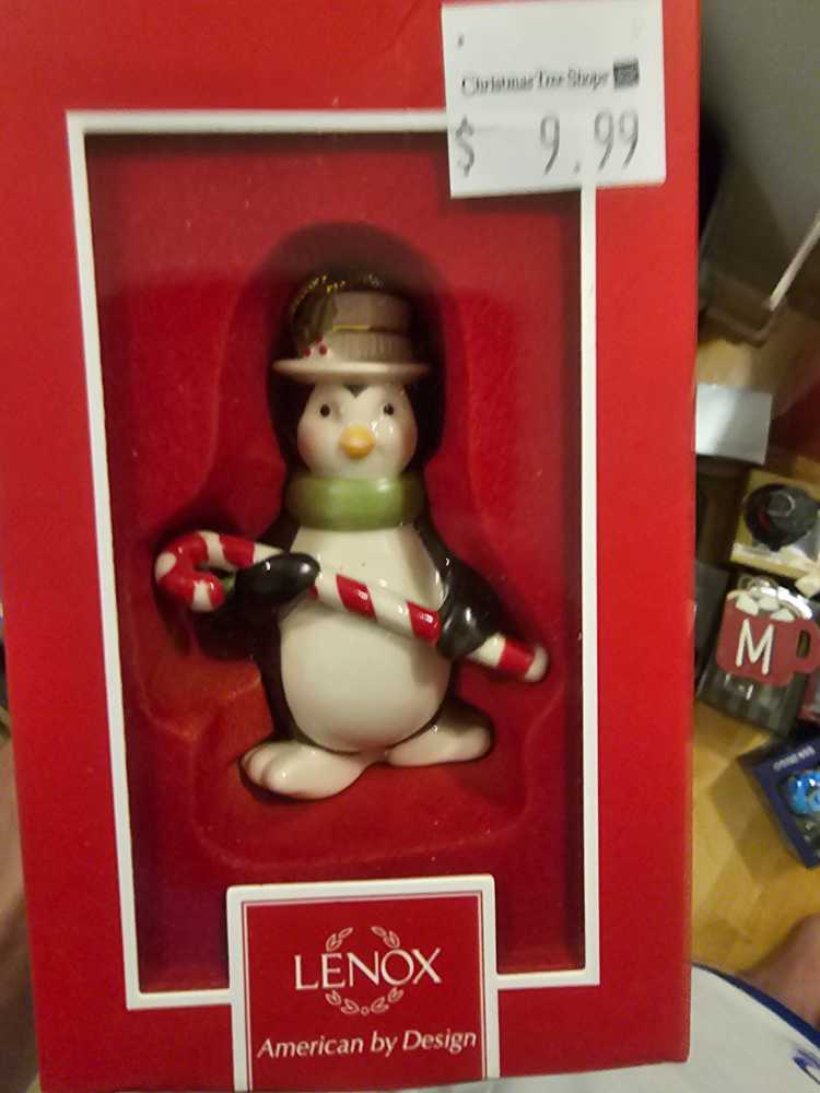 Hallmark Keepsake Disney Winnie the Pooh Ornament - Sweet Smackerel