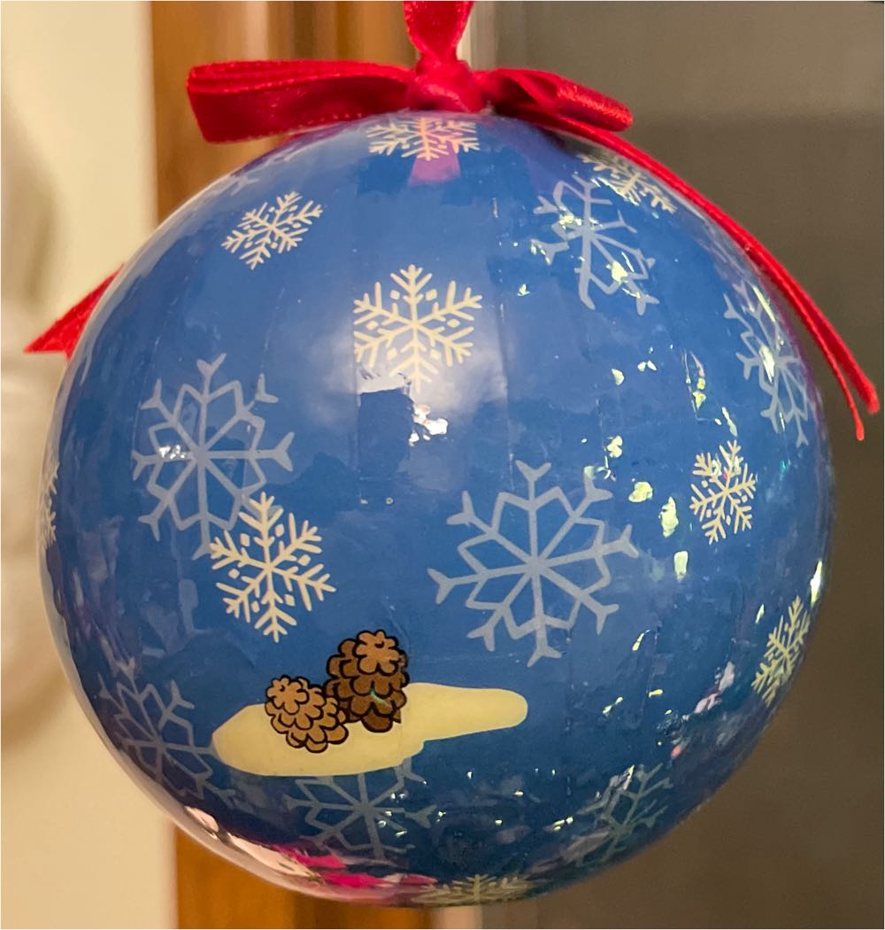 Winnie The Pooh Ball Ornaments - Winnie the Pooh (Disney) ornament collectible [Barcode 088907404015] - Main Image 2