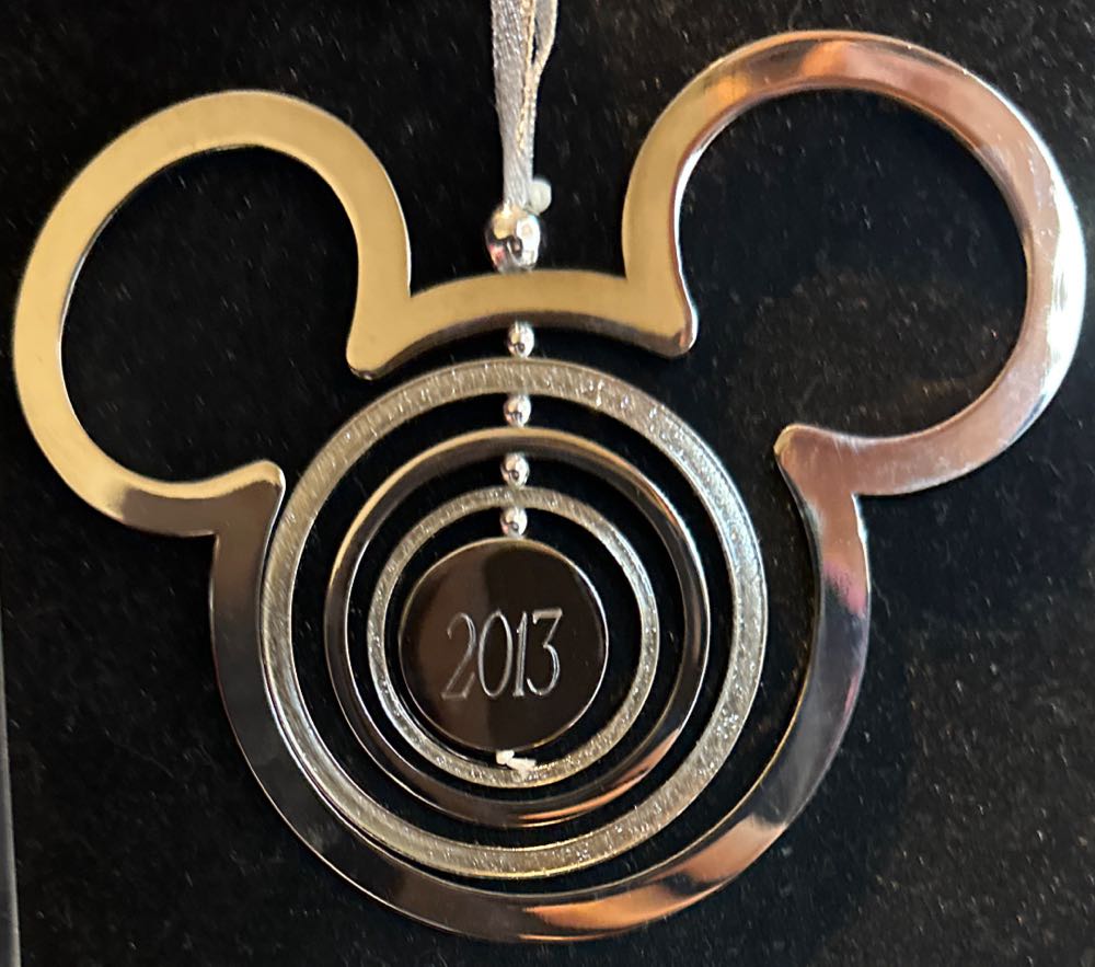 Holiday Cheers Christmas Tree