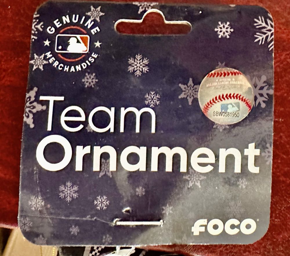 NY Yankees German Shepherd  ornament collectible [Barcode 196061677388] - Main Image 2