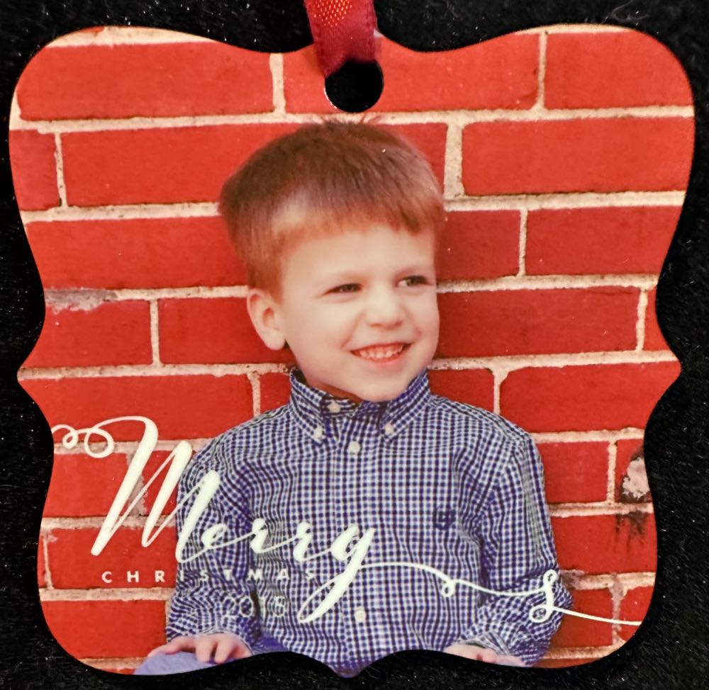 Marvel Heroes Snow Globe