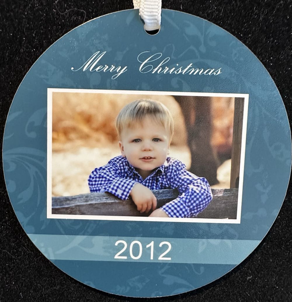 Windows of the World: 04: Joyeaux Noel  French