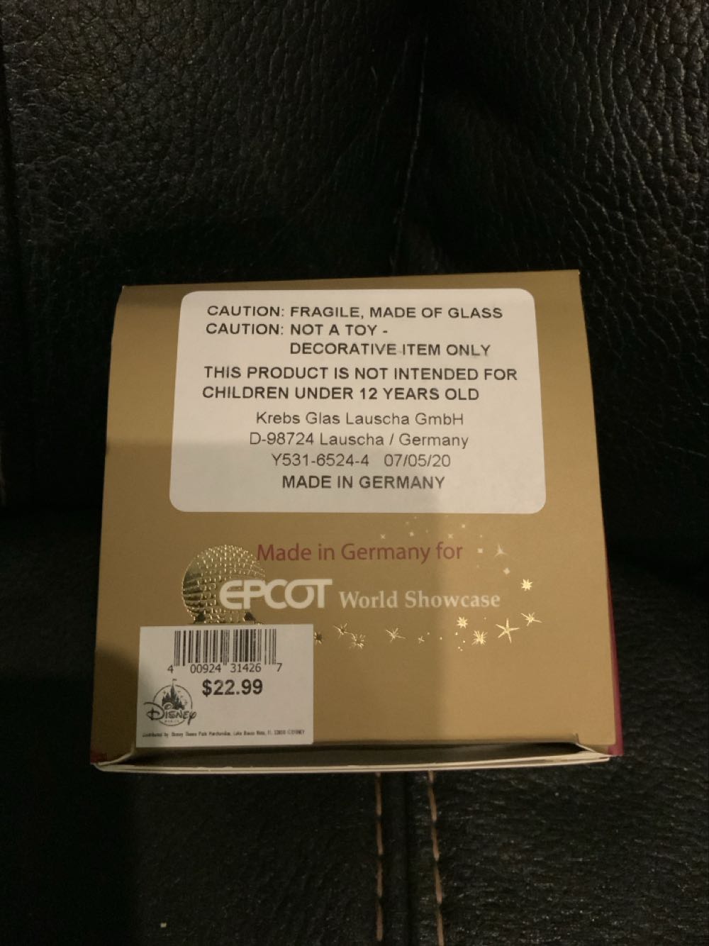 Epcot Mickey And Minnie Holiday Village Bauble - Epcot World Showcase - Limited Edition (Walt Disney World) ornament collectible [Barcode 400924314267] - Main Image 4