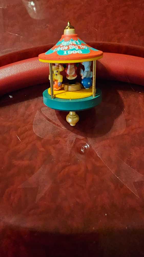 Santa’s Little Big Top - Santa’s Little Big Top ornament collectible - Main Image 2