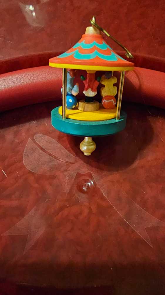 Santa’s Little Big Top - Santa’s Little Big Top ornament collectible - Main Image 3