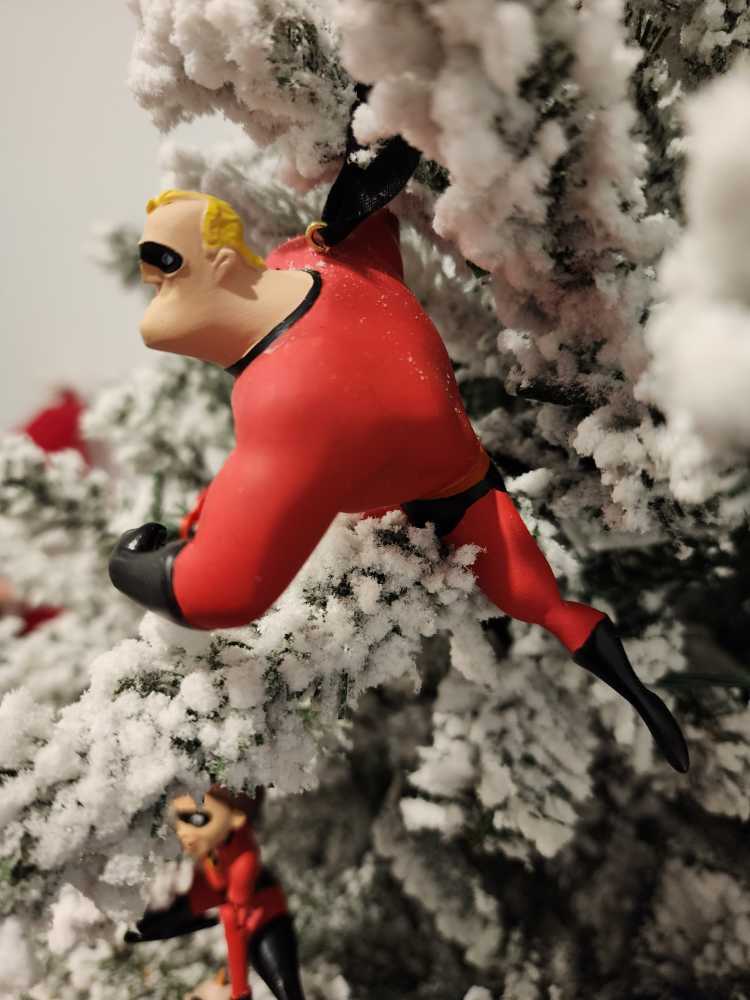 Mr. Incredible Ornament - Disney Park Ornaments (The Incredibles) ornament collectible - Main Image 2