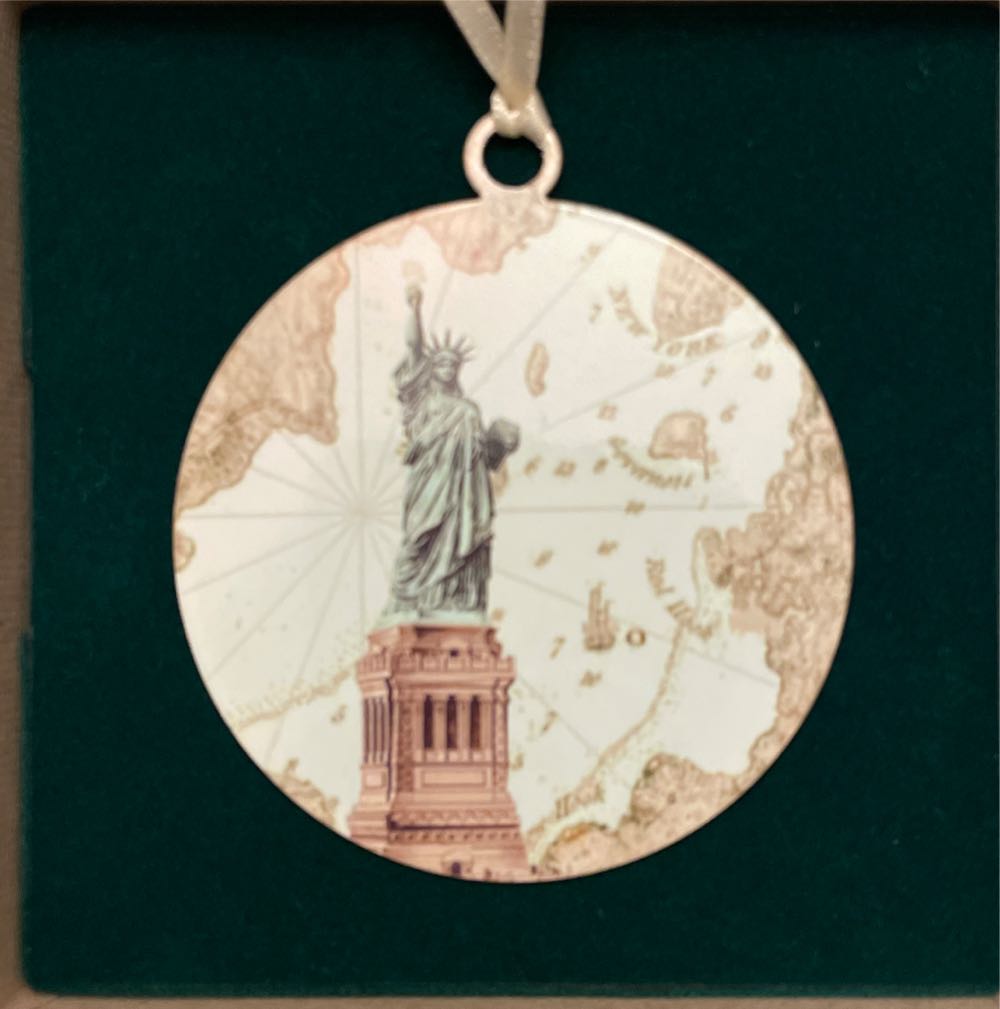 Statue Of Liberty 2-sided Disc Ornament - Travel Souvenirs (New York) ornament collectible [Barcode 340397] - Main Image 2