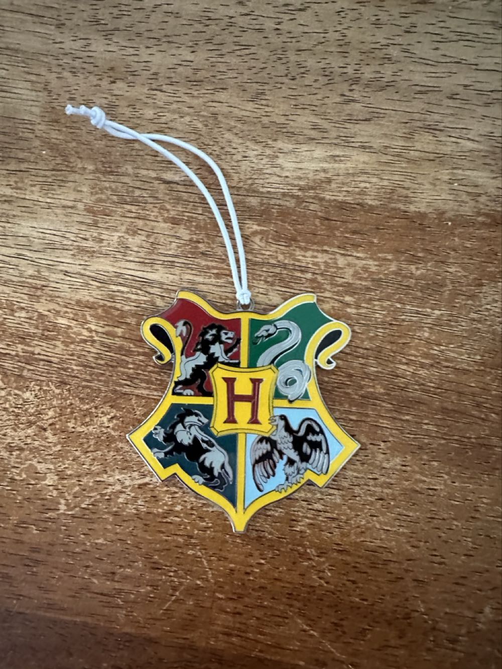 Hallmark Hogwarts Crest - Metal  ornament collectible - Main Image 2