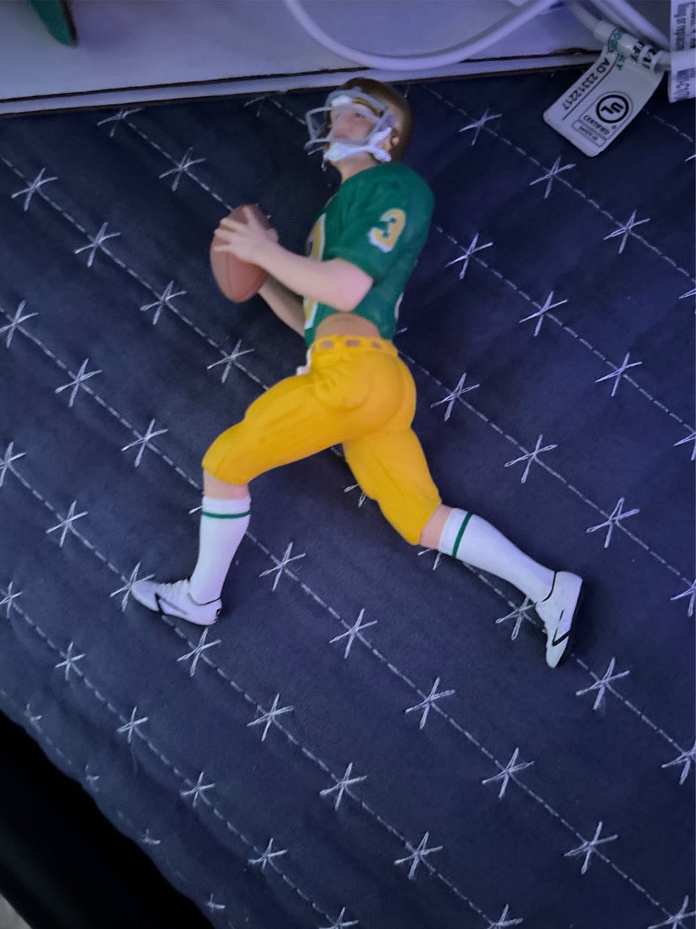 Happy Diploma Day! Mickey & Co. World Of Wishes Hallmark Keepsake Ornament Qeo8431