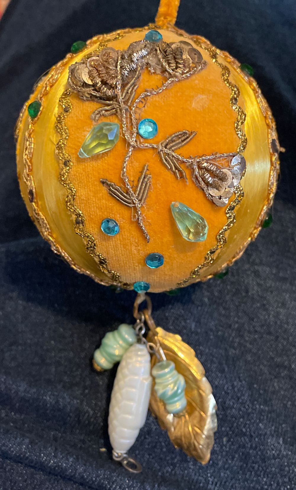 Bead & Sequin - Round - Gold, Blue, Green - Flowers - Round (Bead & Sequin) ornament collectible - Main Image 3