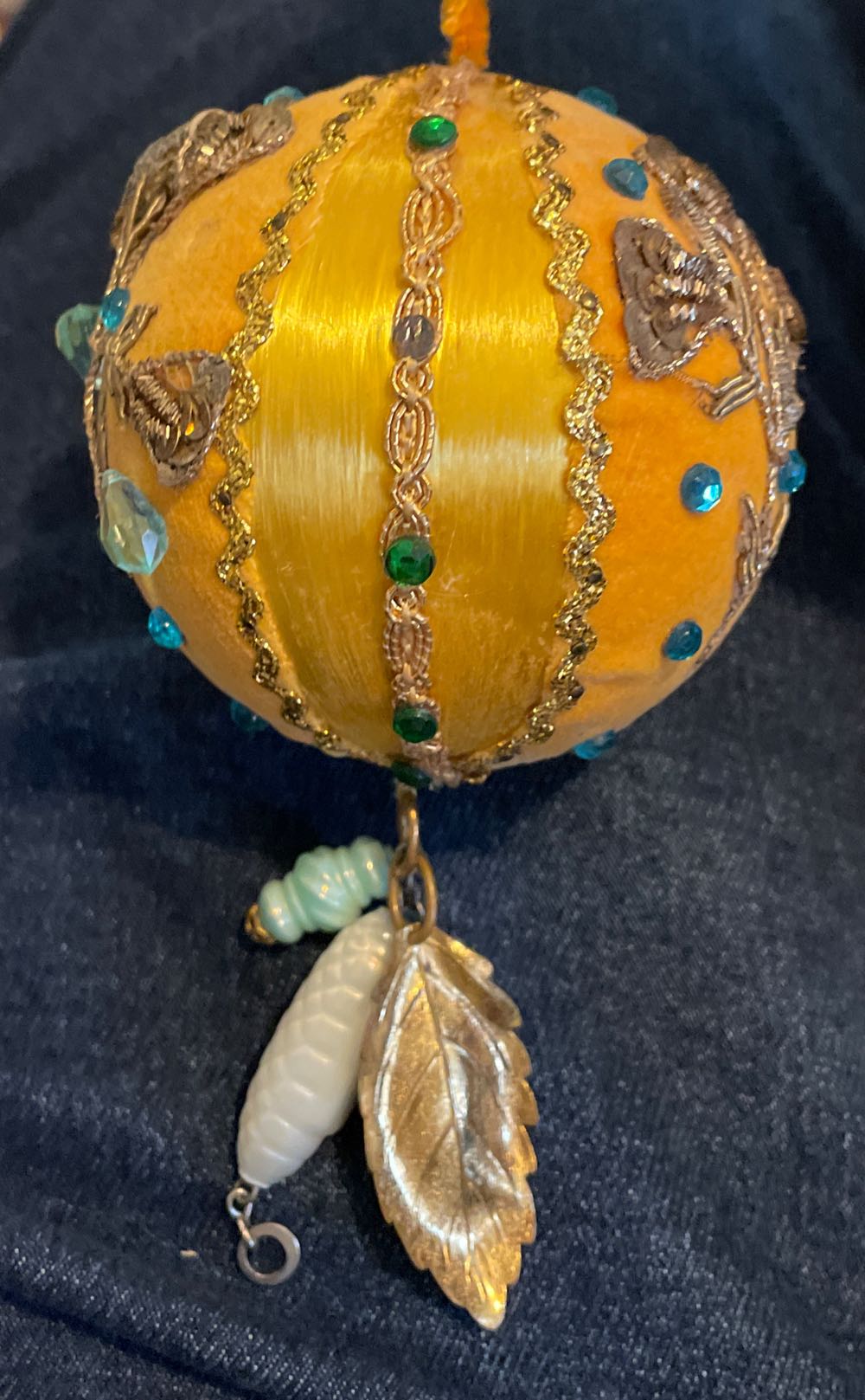 Bead & Sequin - Round - Gold, Blue, Green - Flowers - Round (Bead & Sequin) ornament collectible - Main Image 4