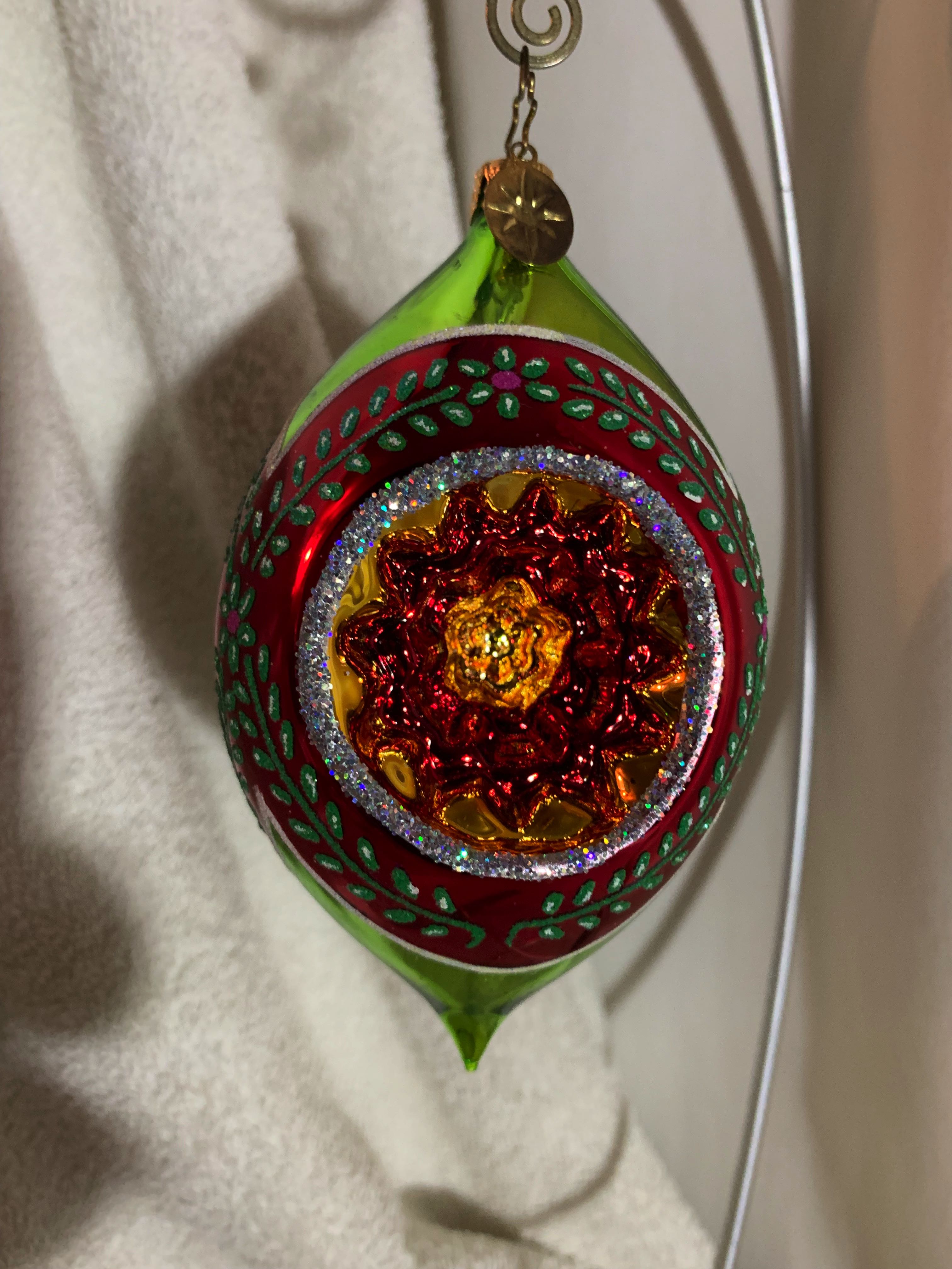 Crown Laurel, Green - Fantasia ornament collectible - Main Image 2