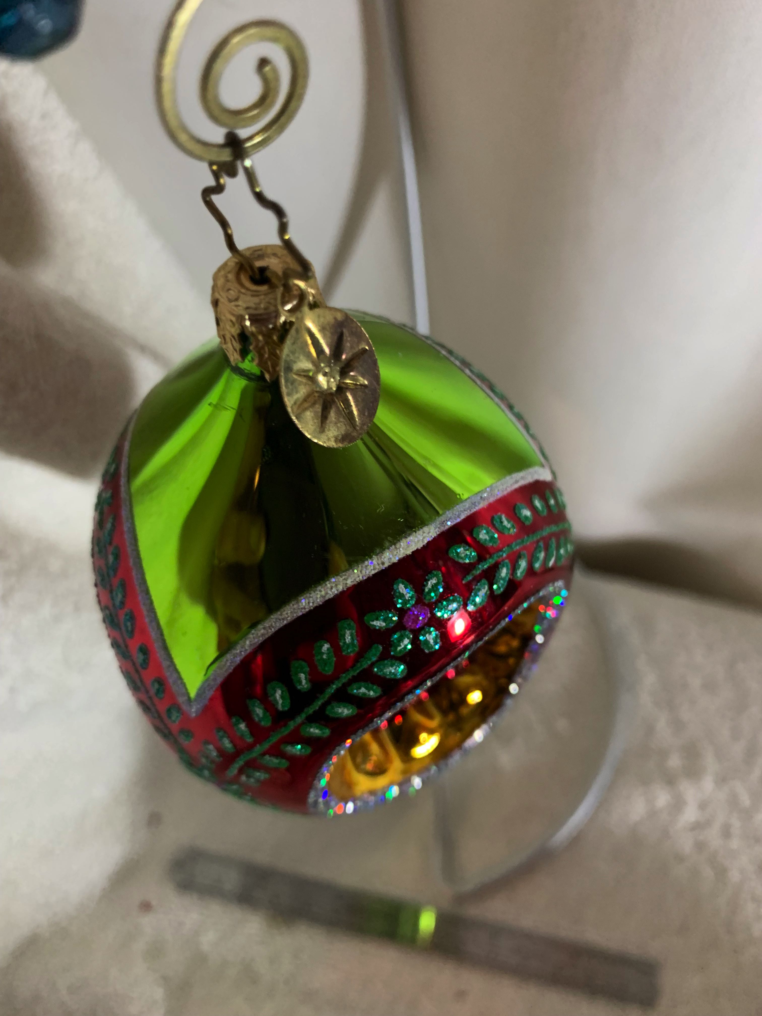 Crown Laurel, Green - Fantasia ornament collectible - Main Image 3