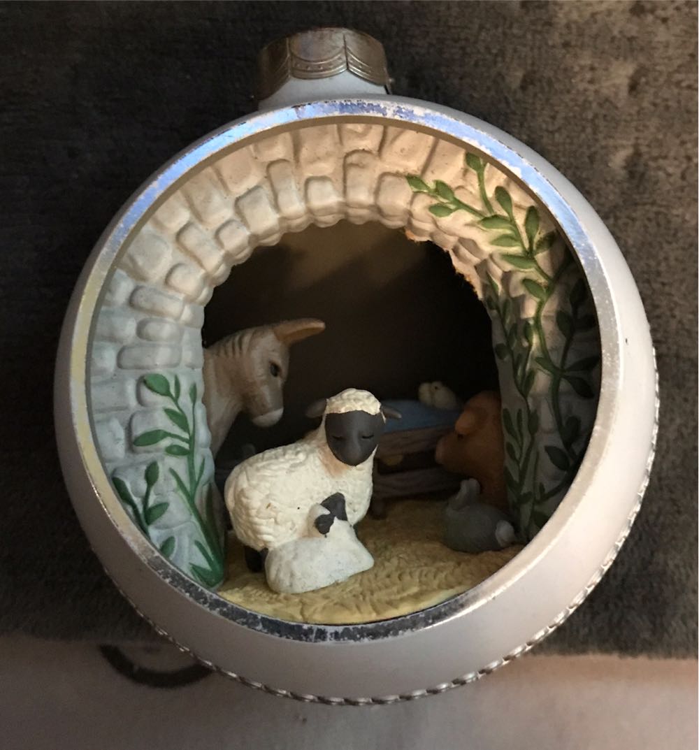Blessings Of Love (Nativity)  ornament collectible [Barcode 070000027529] - Main Image 2