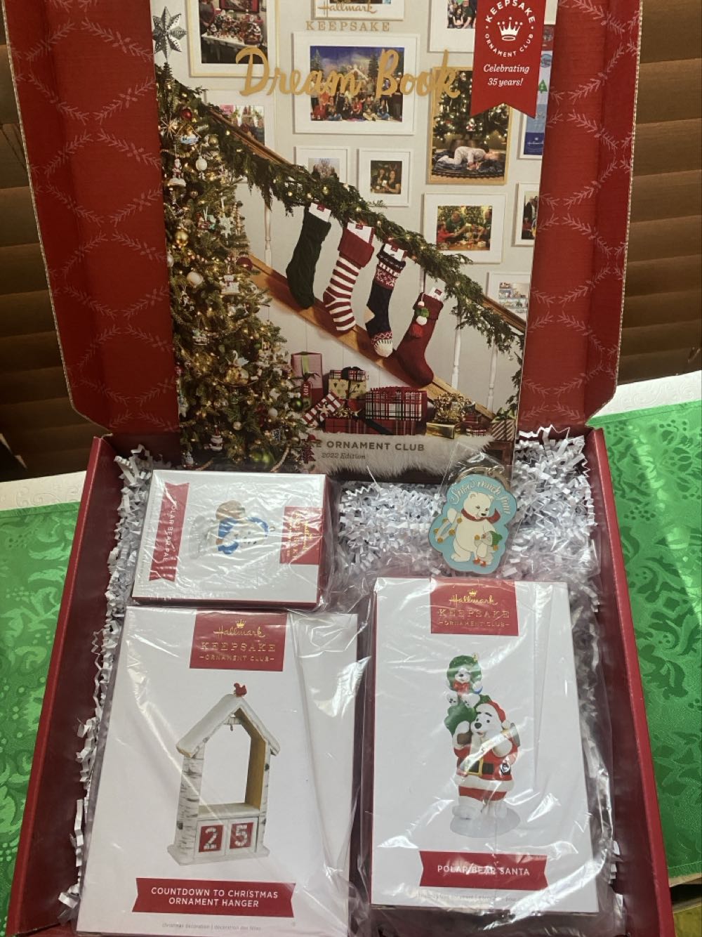 Dream Book KOC 2022 Edition - KOC Dreambox ornament collectible - Main Image 4