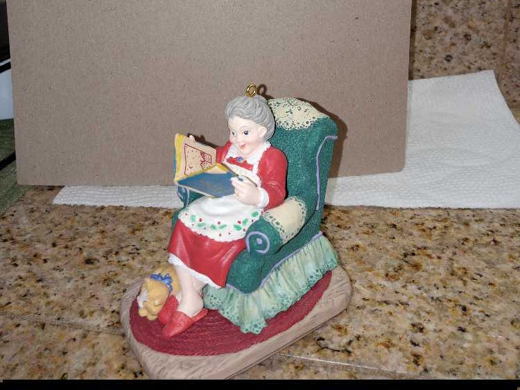 Mrs. Claus’s Story 1997  ornament collectible - Main Image 2