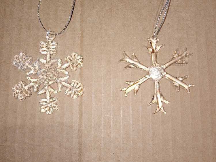 Glass Hanging Snowflakes  (Snowflake Ornments) ornament collectible - Main Image 3