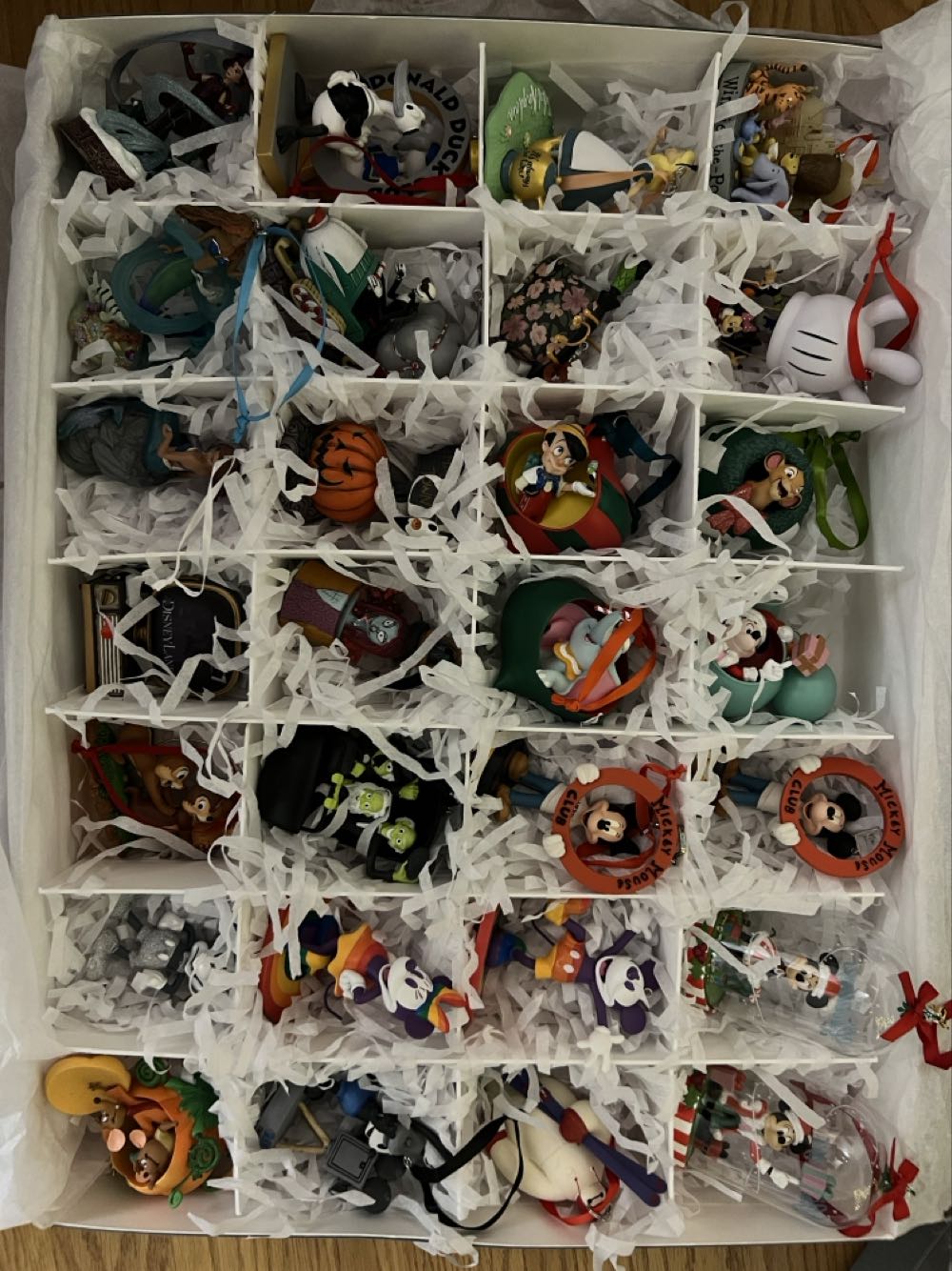 Disney Collection 2023  ornament collectible - Main Image 2