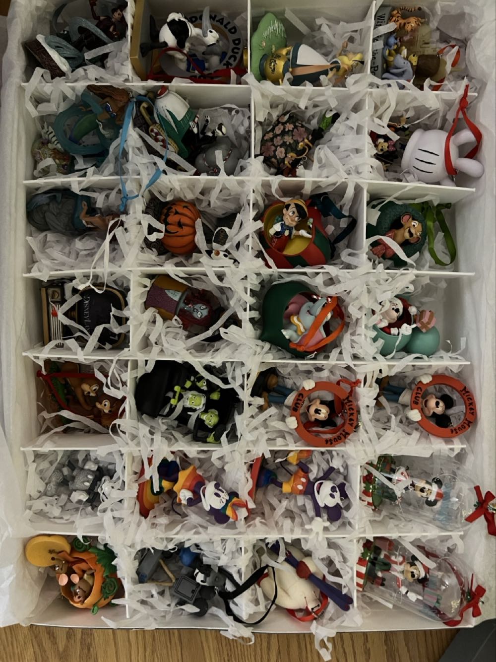 Disney Collection 2023  ornament collectible - Main Image 3