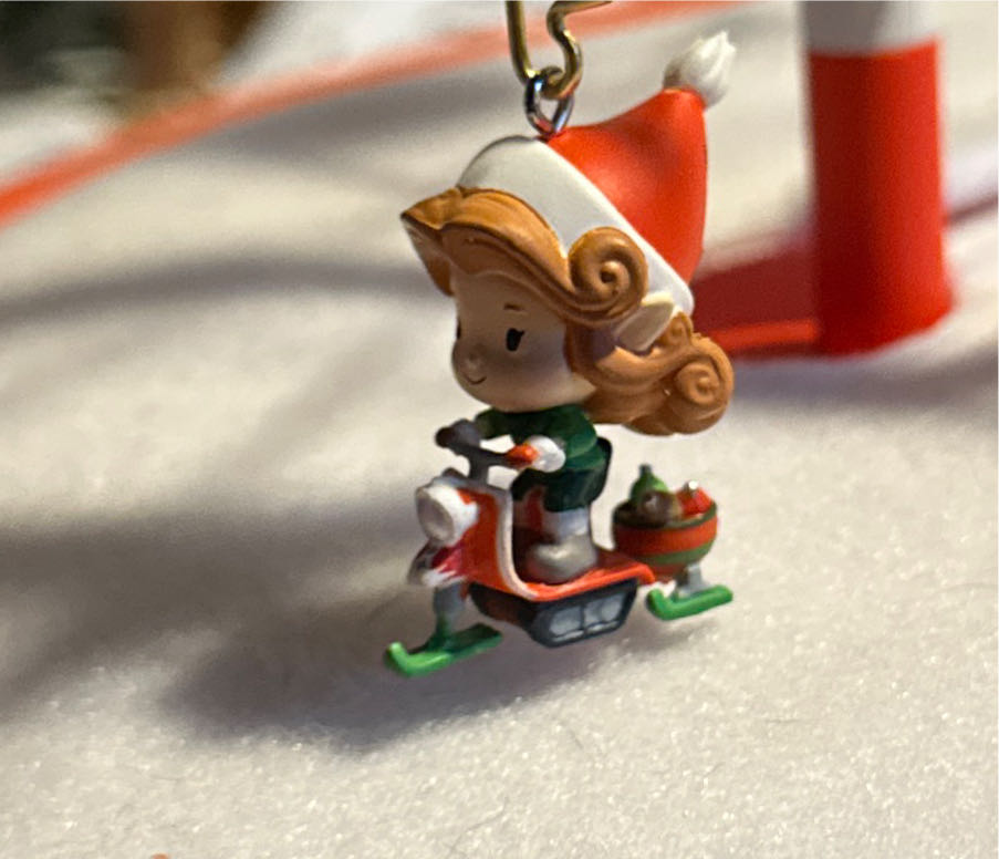 Lia - Miniature - KOC Member Exclusive (KOC Member Exclusive) ornament collectible - Main Image 3