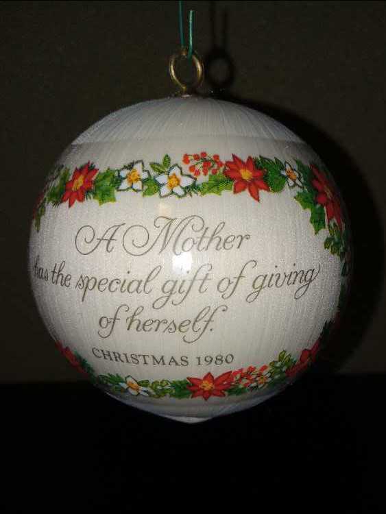 MOTHER 1980   - Mothers (Satin Ball) ornament collectible - Main Image 3