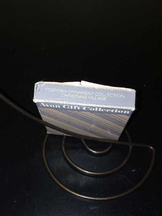 Christmas Village - Fostoria Ornament collection - Avon Gift Collection (Star of Bethlehem) ornament collectible - Main Image 3