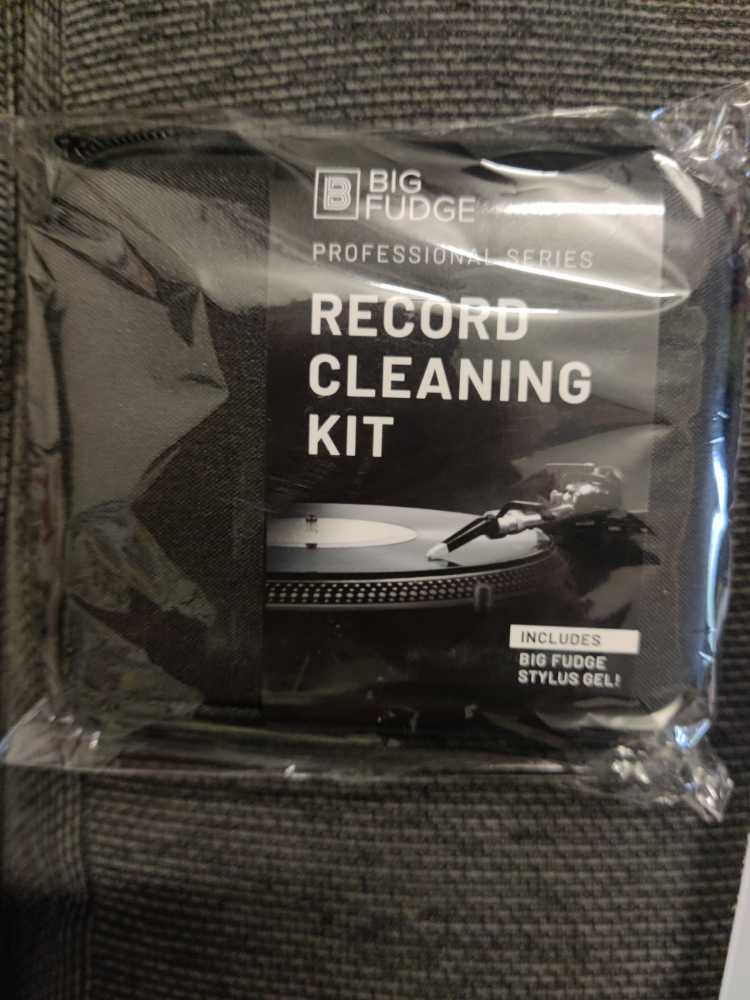 Big Fudge 5-in-1 Vinyl Record Cleaning Kit Velvet Brush Cleaning Fluid Stylus Gel Storage Case  ornament collectible [Barcode 850020702398] - Main Image 2
