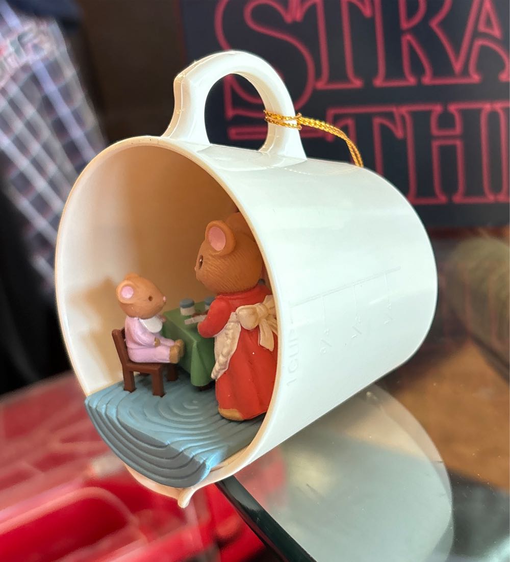 Merry Mice Light Up - Vintage (Mice) ornament collectible - Main Image 2