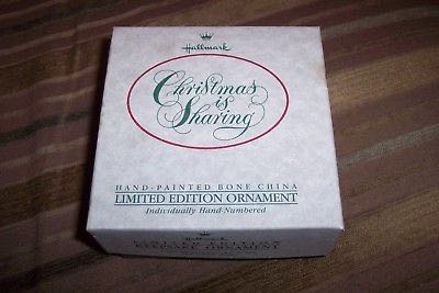 Mickey Mouse Snowflake Globe