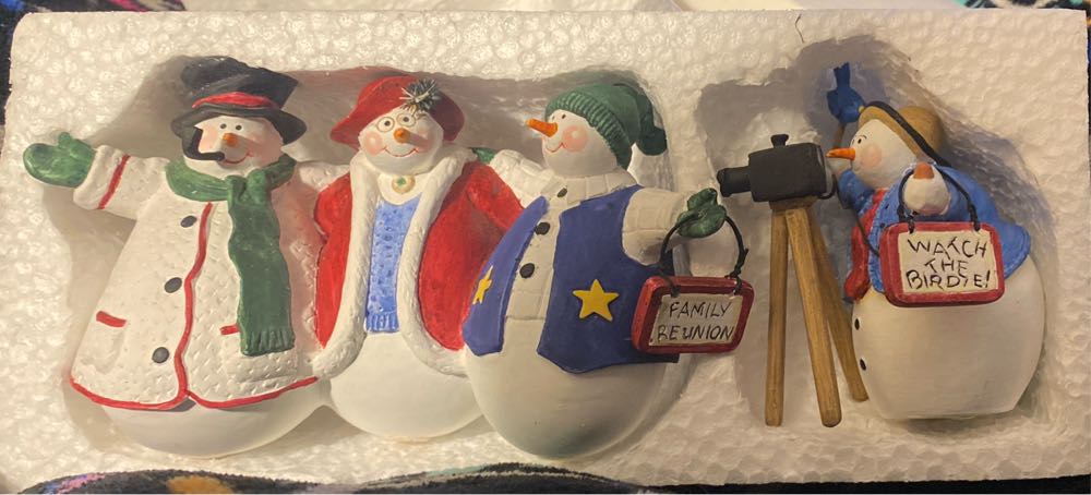 Holiday Gallery Jolly Follies Family Reunion Figurine - Jolly Follies (Snowman Family) ornament collectible [Barcode 738449331545] - Main Image 2