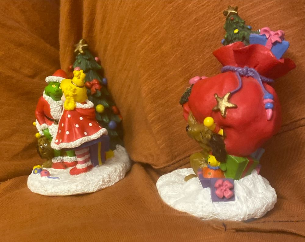 The Grinch, Cindy Lou Who And Max 2 Piece Set - Dr. Seuss’s How the Grinch Stole Christmas! (Dr Seuss’ The Grinch) ornament collectible [Barcode 747720190214] - Main Image 3
