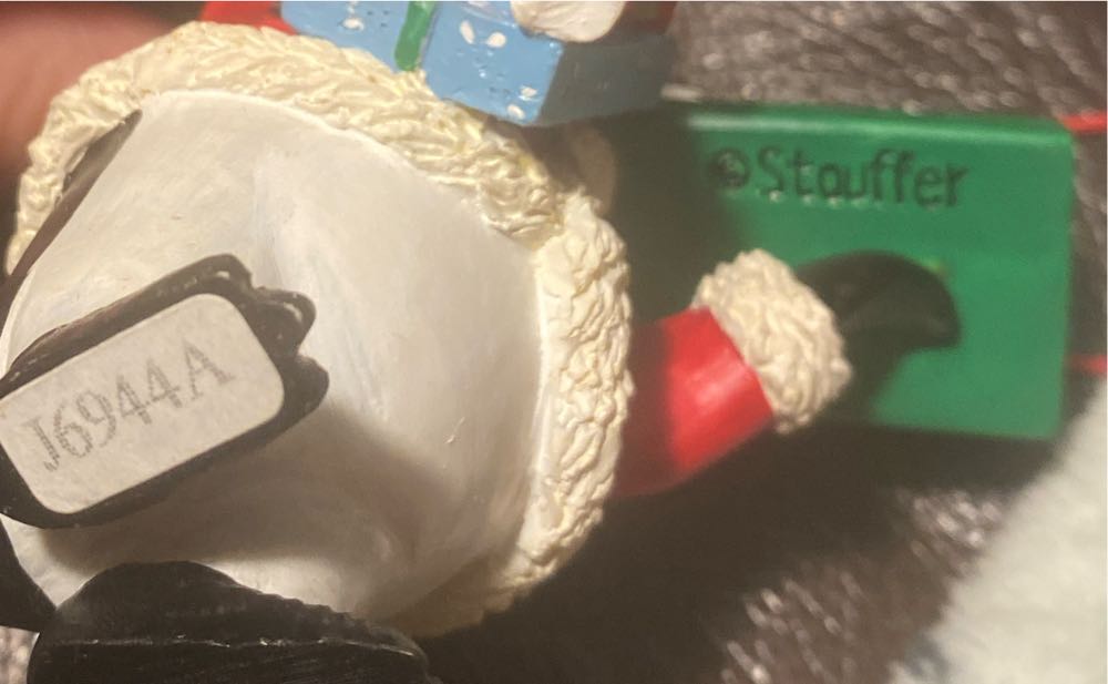 Stouffer Santa Penguin With Gifts Ornament - Stouffer (Penguin) ornament collectible - Main Image 4