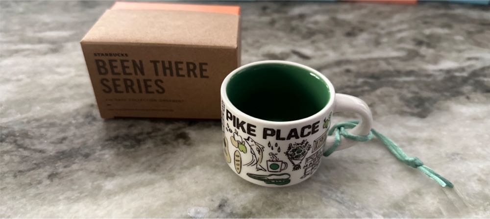 Playing Mantis - Rudolph The Red Nosed Reindeer - Figurine - Sam The Snowman