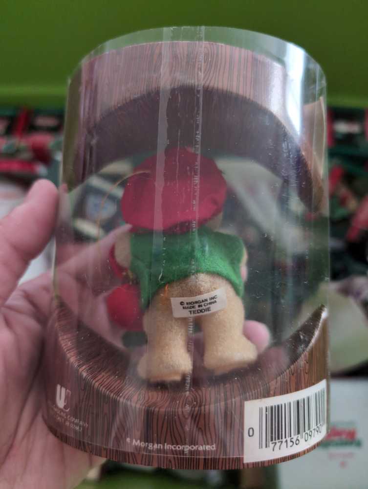 Hollybearies "Teddie Bear”  ornament collectible [Barcode 077156097901] - Main Image 2