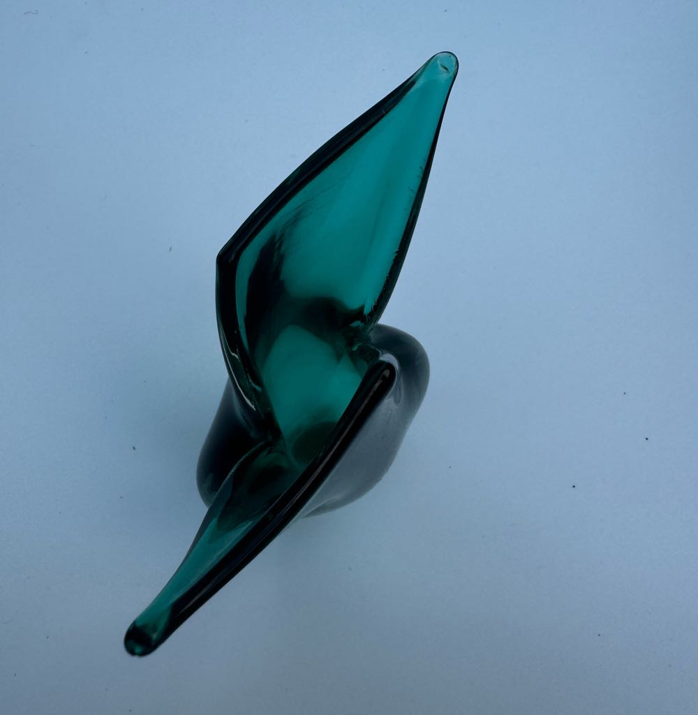 Green Wing 1950s Glass Vase   ornament collectible - Main Image 3