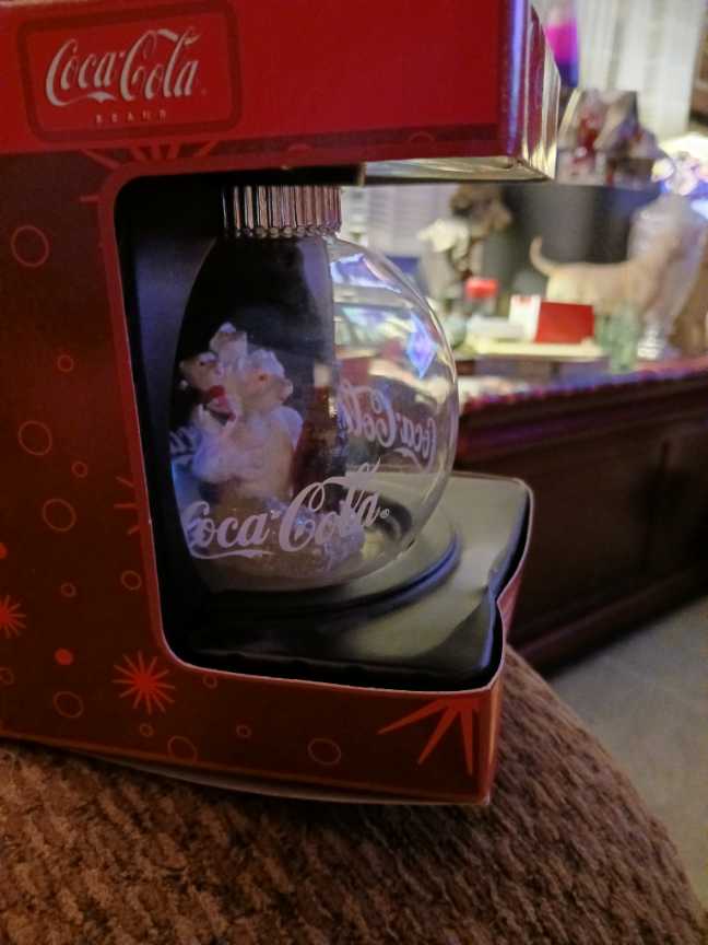 Coca-Cola Ornament Hoilday Radiance Polar Bear W/Cubs On Shoulders & Coke Bottle  - Coca-Cola Ornament Holiday Radiance (Coca-Cola Ornament) ornament collectible - Main Image 2