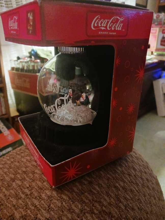 Coca-Cola Ornament Holiday Radiance Penguins W/Coke Bottle  - Coca-Cola Ornament Holiday Radiance (Coca-Cola Ornament) ornament collectible - Main Image 3