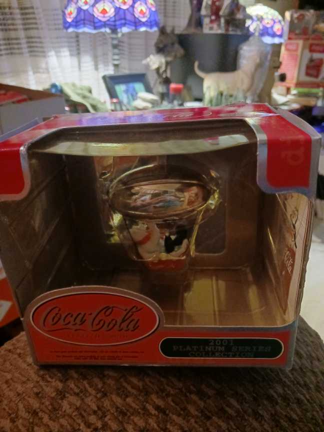 Coca-Cola Ornament 2001 Platinum Series Polar Bear In Hot Air Balloon  - 2001 Platinum Series (Coca-Cola Ornament) ornament collectible - Main Image 2