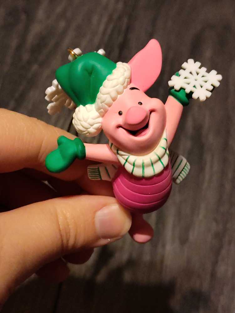 Winnie The Pooh Piglet Snow  ornament collectible - Main Image 2