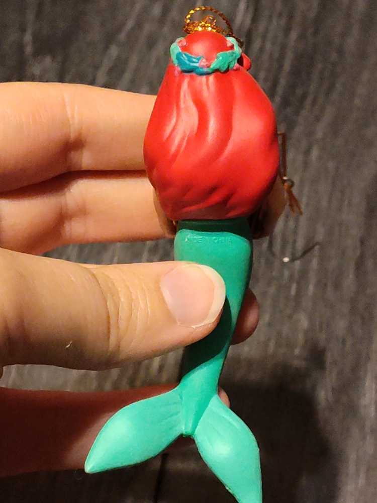 Little Mermaid Ariel Opening Present  ornament collectible - Main Image 2