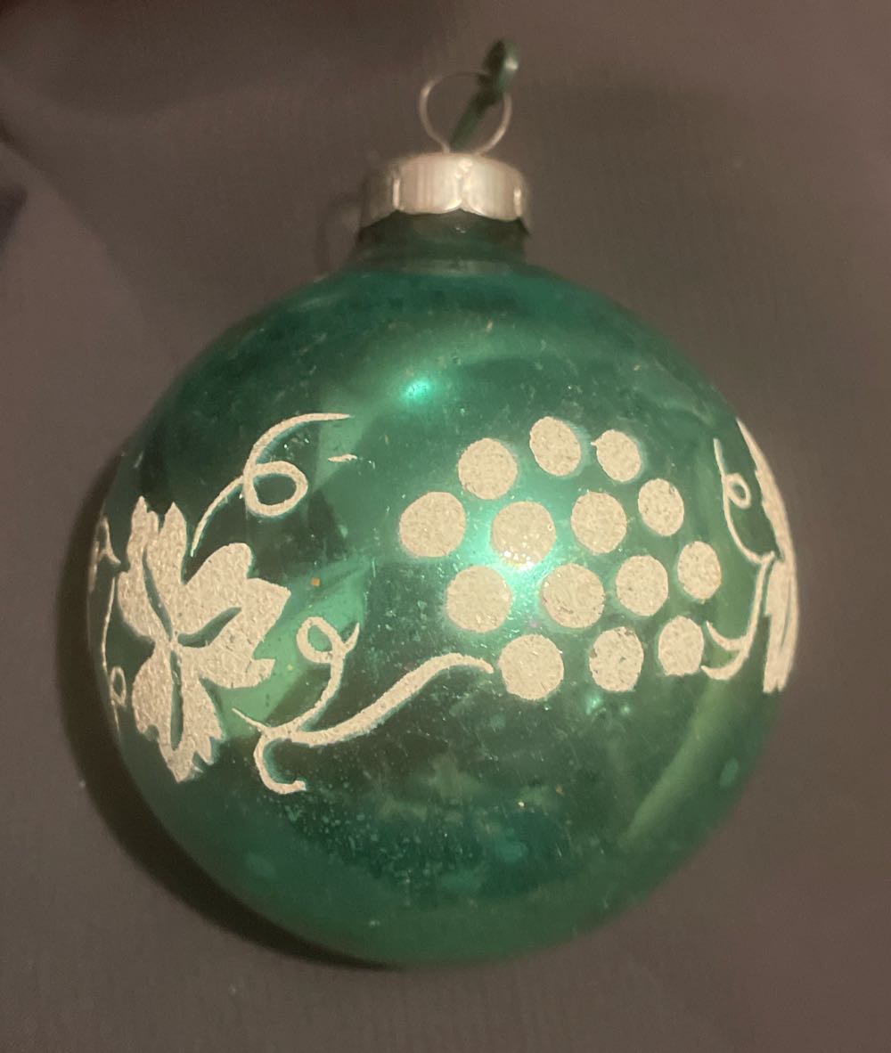 Coby - Round - Stencil - Grapes - Green - Grapes (Round - Stencil) ornament collectible - Main Image 1