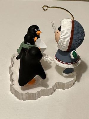 Frosty Friends - 1998 - #19 - Penguin Choir - Frosty Friends (Collectible Series) ornament collectible - Main Image 4