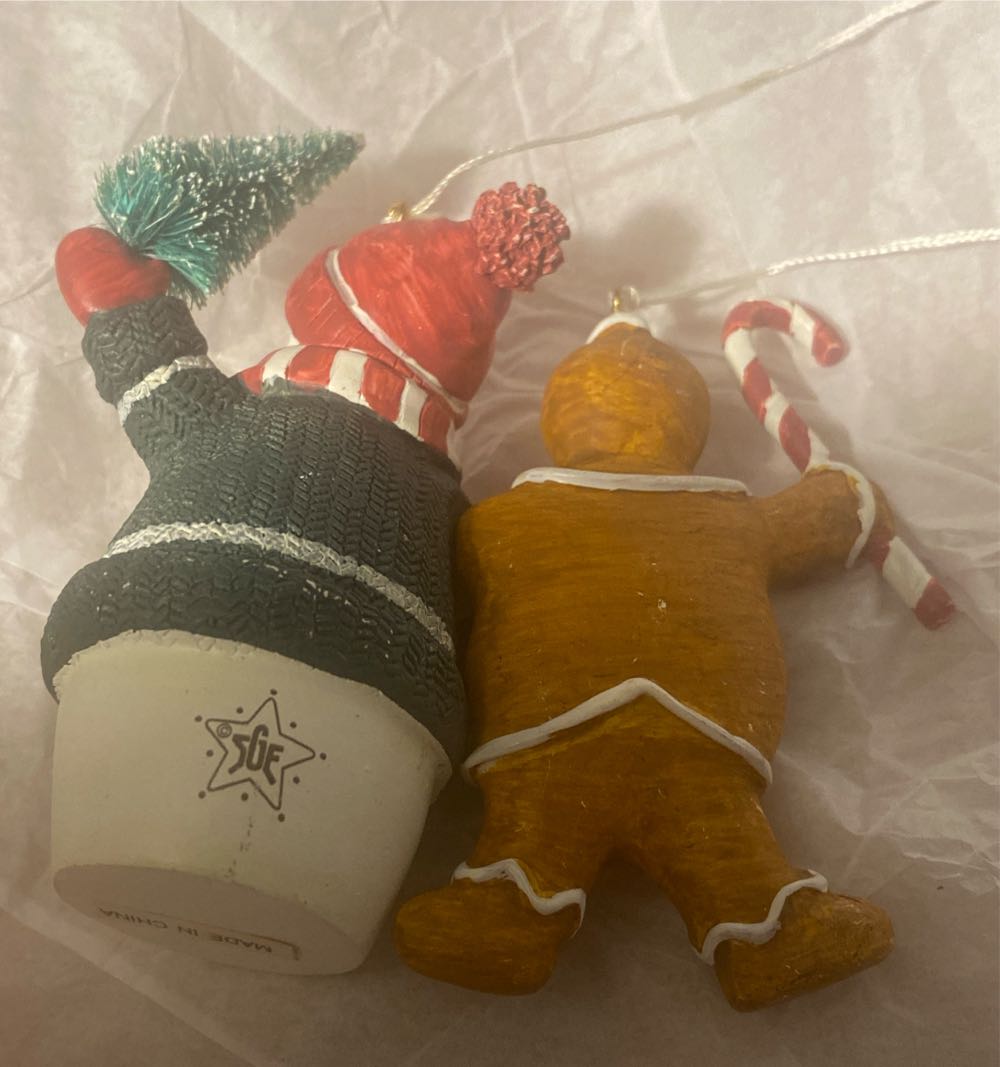 SGE Midwest Cannon Snowman With Gingerbread Man - Snowman (Midwest Cannon) ornament collectible - Main Image 2