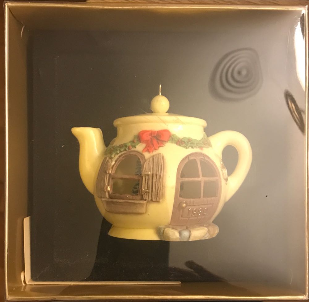 Japan - Music Box - Angle - Playing Violin - Ave Maria