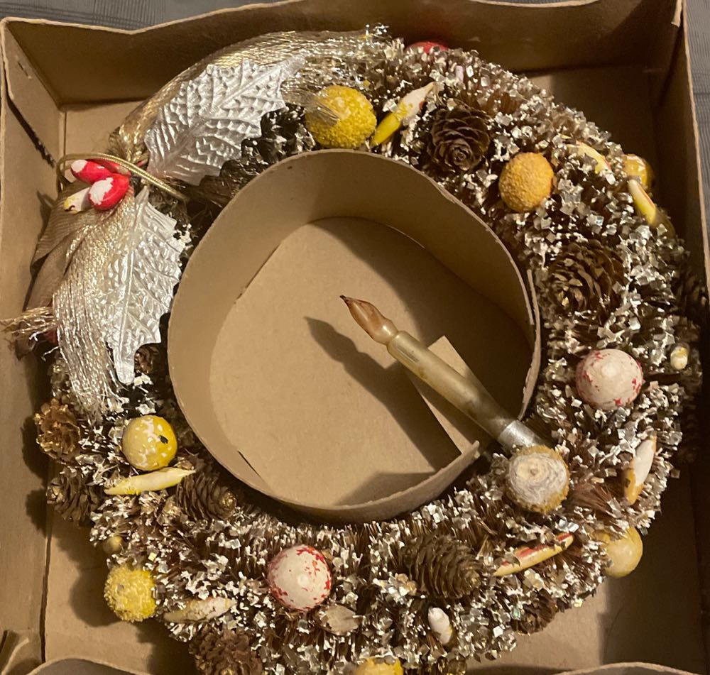 The Merry Christmas Holiday Wreath - Wreath ornament collectible - Main Image 2