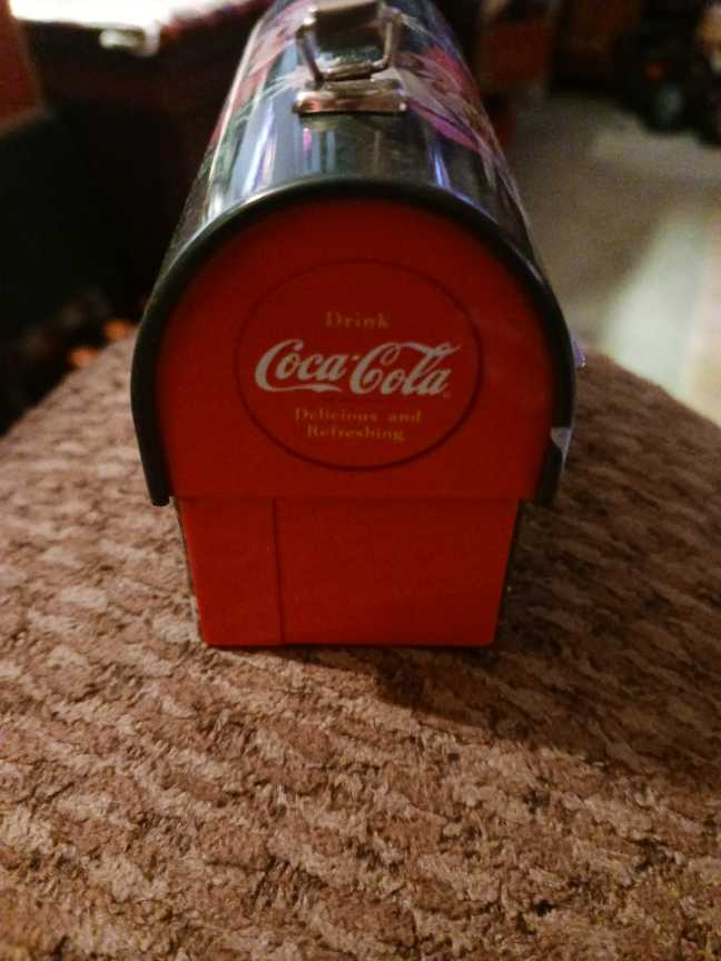 Coca-Cola Ornament Domed Lunch Box Tin Santa Sitting By Christmas Tree 🎄2007 - Coca-Cola hanging tin lunch box mini (Coca-Cola Ornament) ornament collectible - Main Image 2