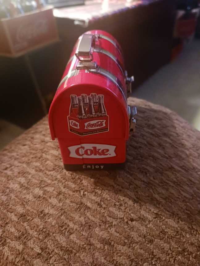 Coca-Cola Ornament Domed Lunch Box Tin 6 Pack Coca-Cola Delicious And Refreshing 2007 - Coca-Cola hanging tin lunch box mini (Coca-Cola Ornament) ornament collectible - Main Image 2